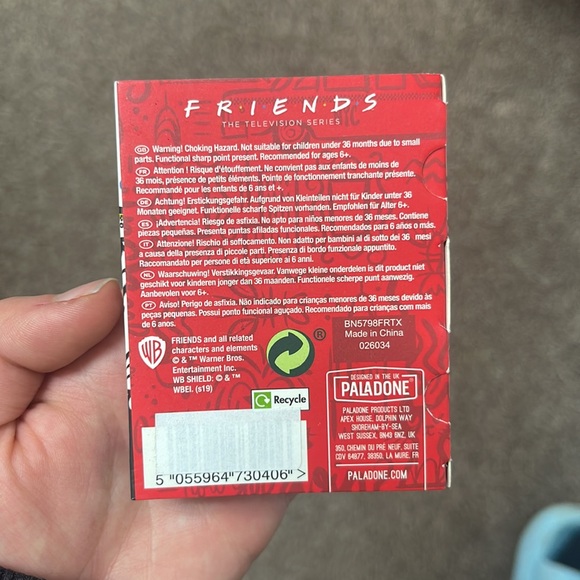 F•R•I•E•N•D•S How you Doin? Enamel pin badge - Picture 4 of 5